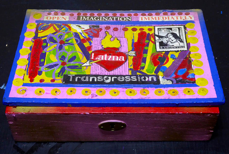 413-Latina-Transgression-2007-©Mirta-Toledo-Serie-Equipaje-de-Emergencia
